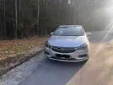 Opel Astra K 1.6 CDTI 100kW - TÜV 03/2028, WR&SR - Opel Astra mit Diesel-Antrieb: Limousine, 1.6