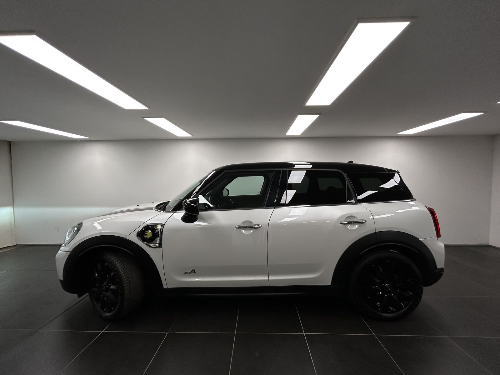 MINI Cooper SE ALL4 Countryman Classic Trim DAB LED N imagem 2