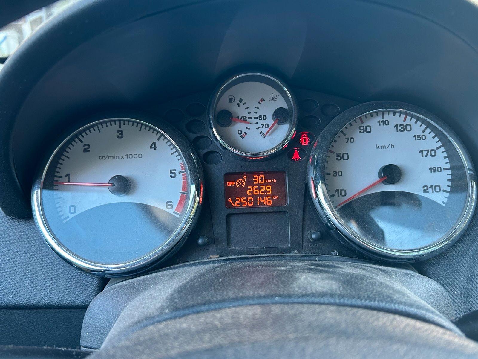 Peugeot 207 2010 — photo 6