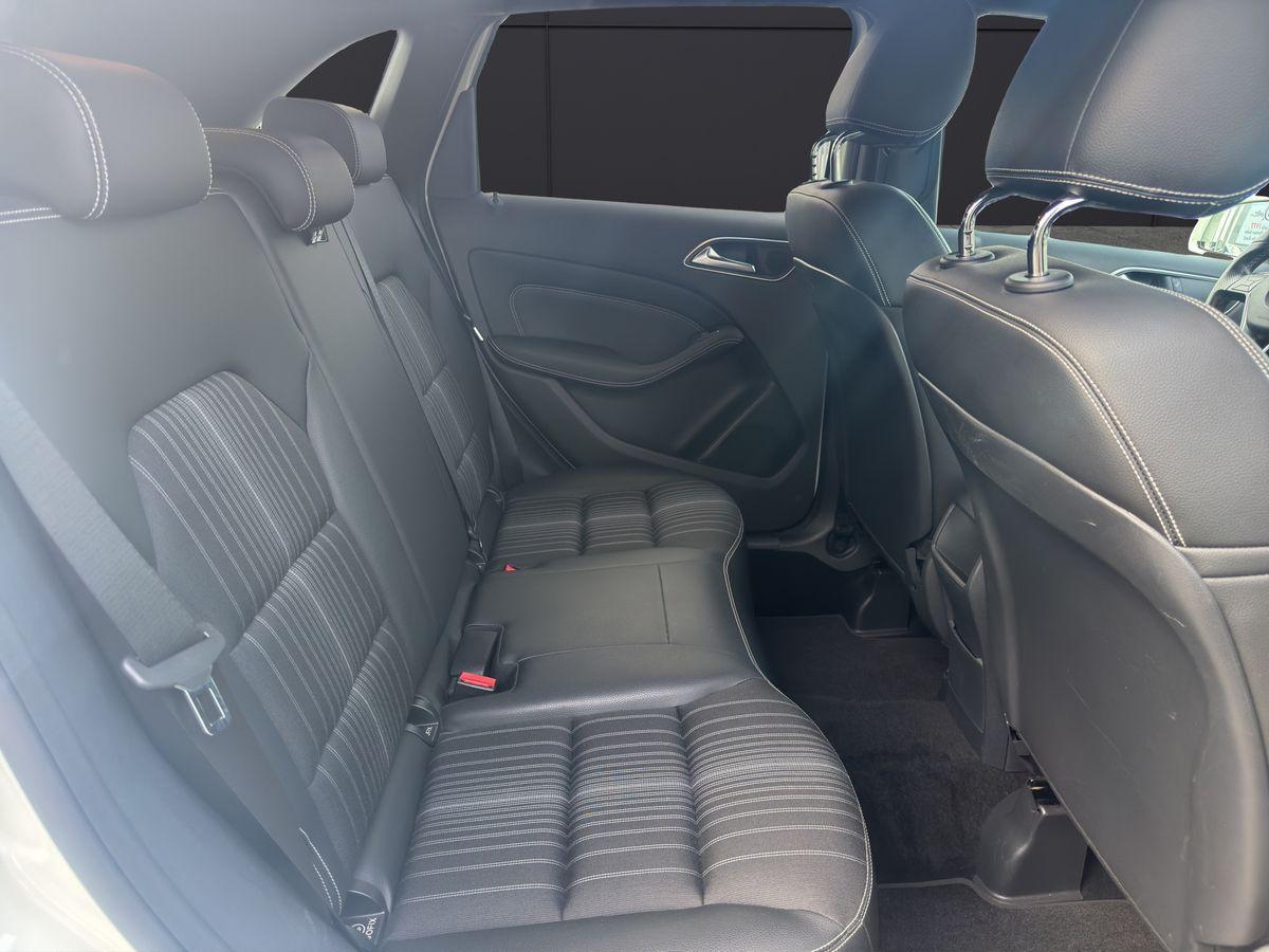 Mercedes-Benz B 180 Bi-Xenon  NAVI Park-Assistent AHK SHZ