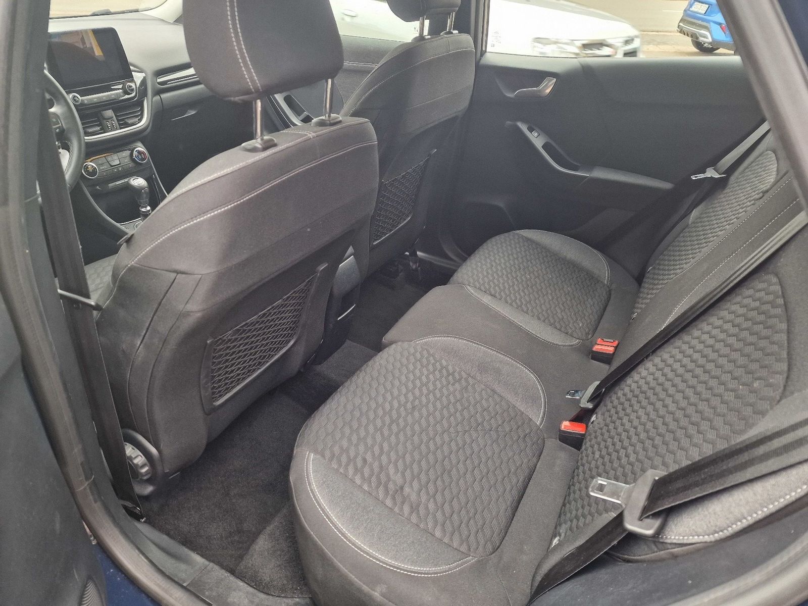Fahrzeugabbildung Ford Puma Titanium, Winterpaket, schwarze Alus,Navi,N