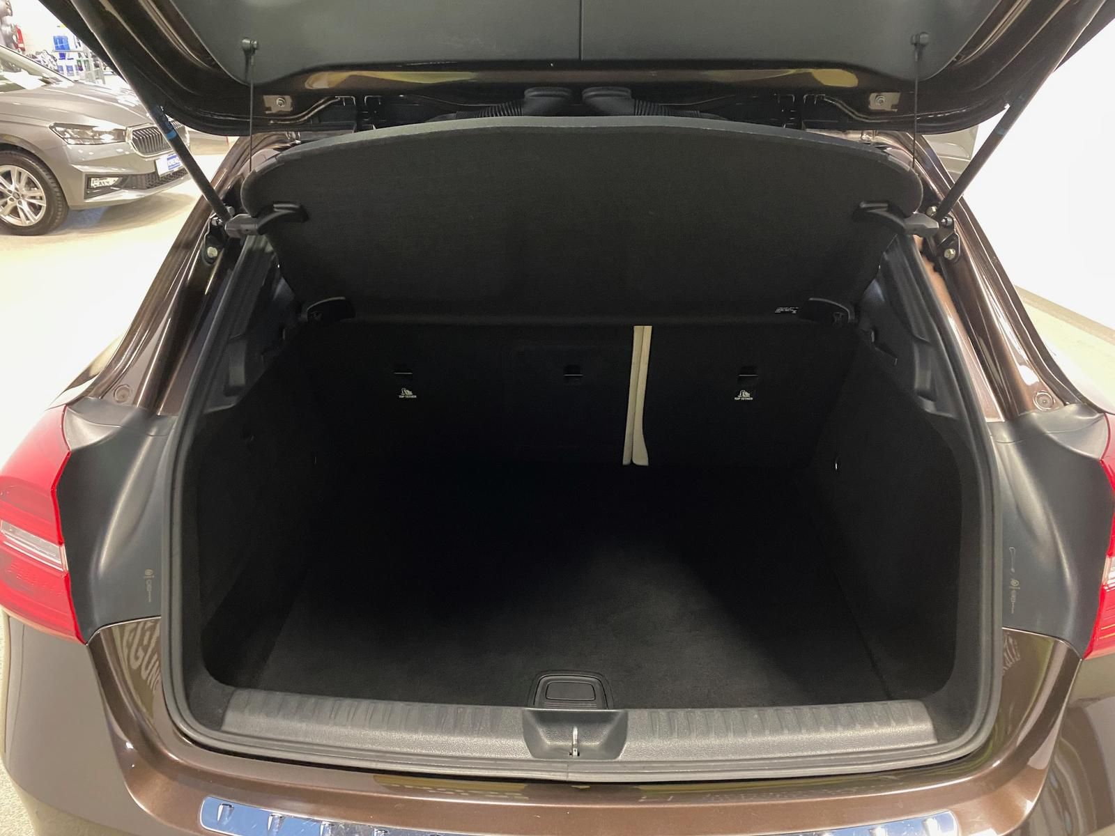 Fahrzeugabbildung Mercedes-Benz GLA 200 2.1 CDI KAT GLA 200 CDI / d (156.908) NA
