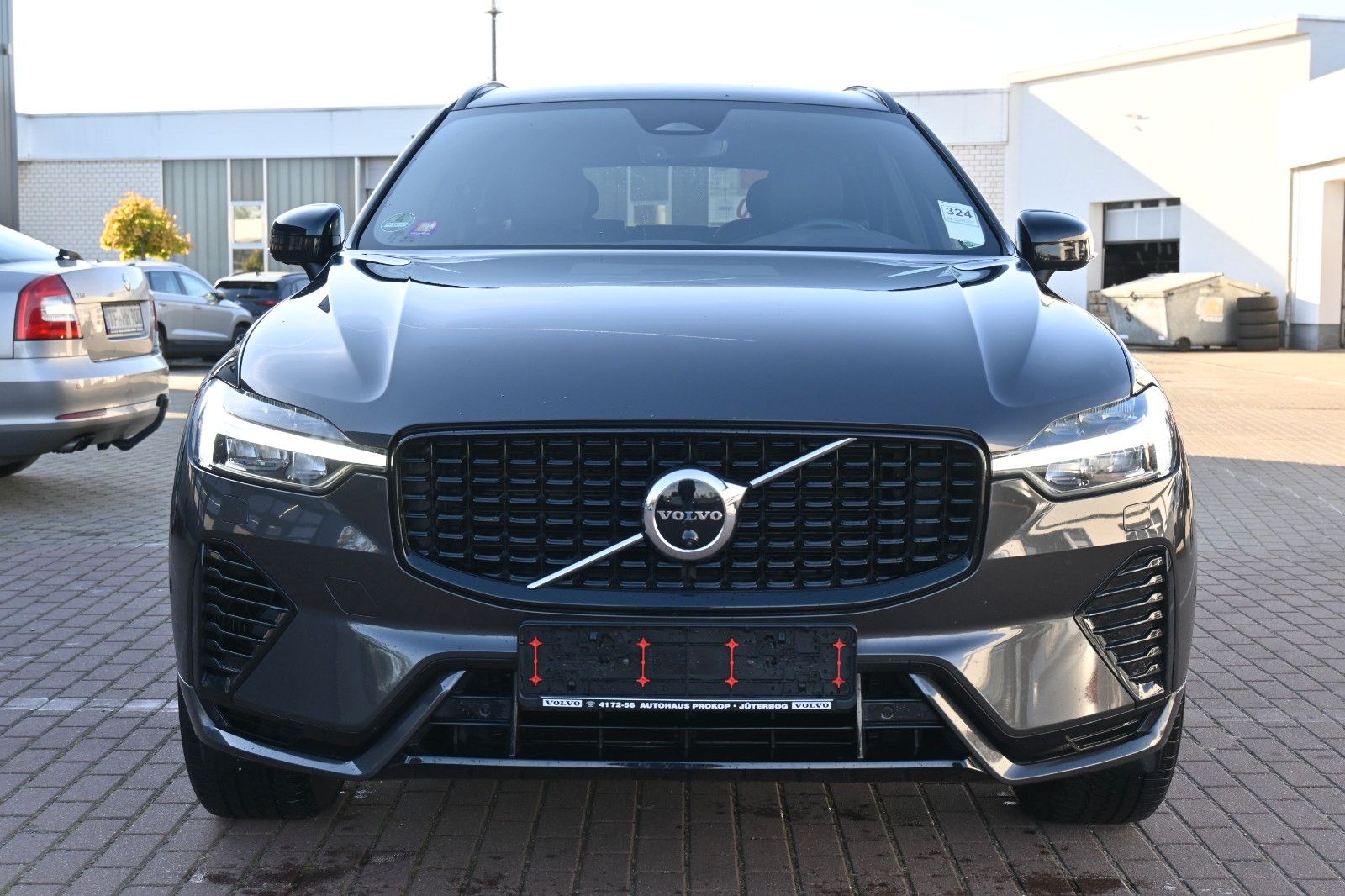 Fahrzeugabbildung Volvo XC60 T8 R-Design PHEV* AWD*AHK*NAV*ACC*PANO*