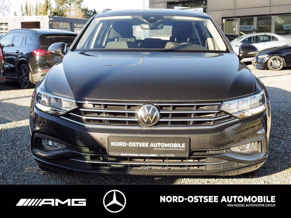 Volkswagen PASSAT VARIANT 1.5 TSI BUSINESS LED PDC NAVI DSG