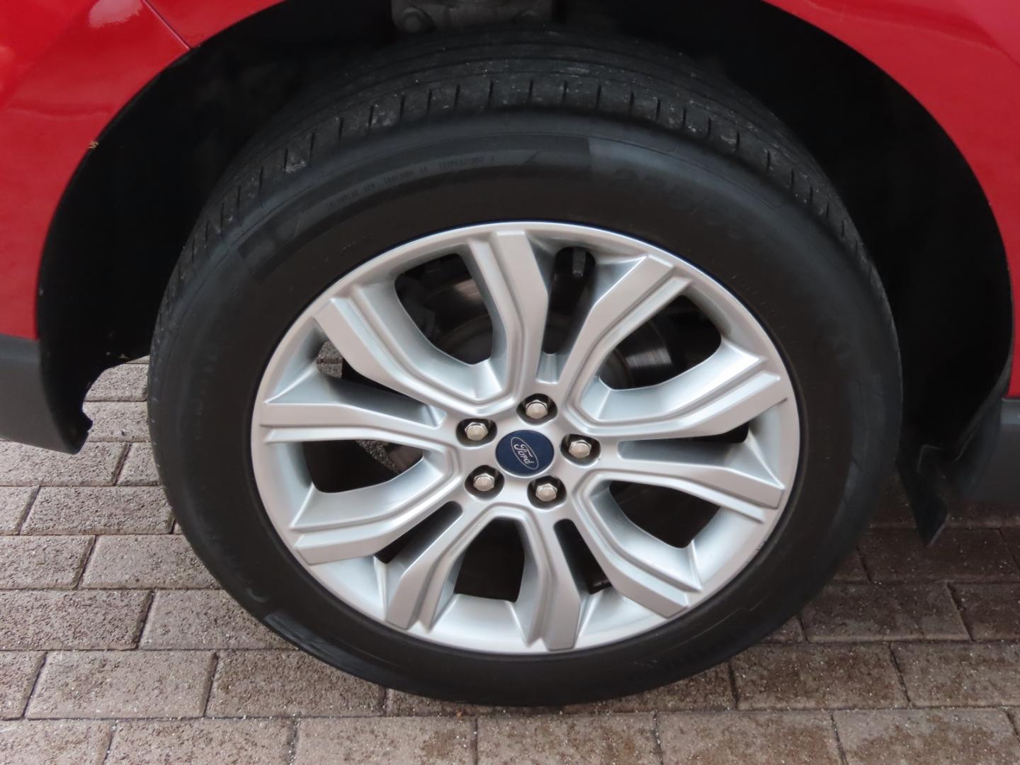 Ford Edge Titanium 1.Hd*Matrix*B&O*Navi*Kam*ACC*AHK