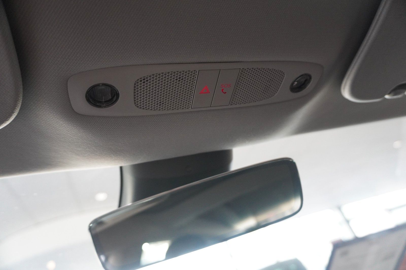 Fahrzeugabbildung Tesla Model 3 Standard Range Plus NAVI/KAMERA/SH/PANO