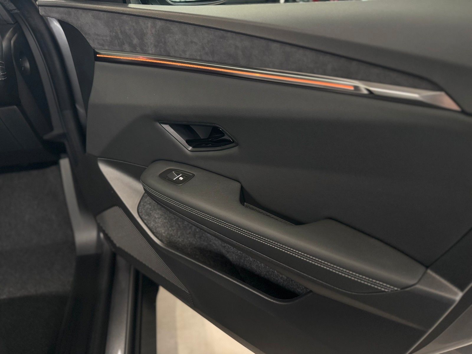 Fahrzeugabbildung Mitsubishi Eclipse Cross EV Diamant TOP 87 kWh 22KW