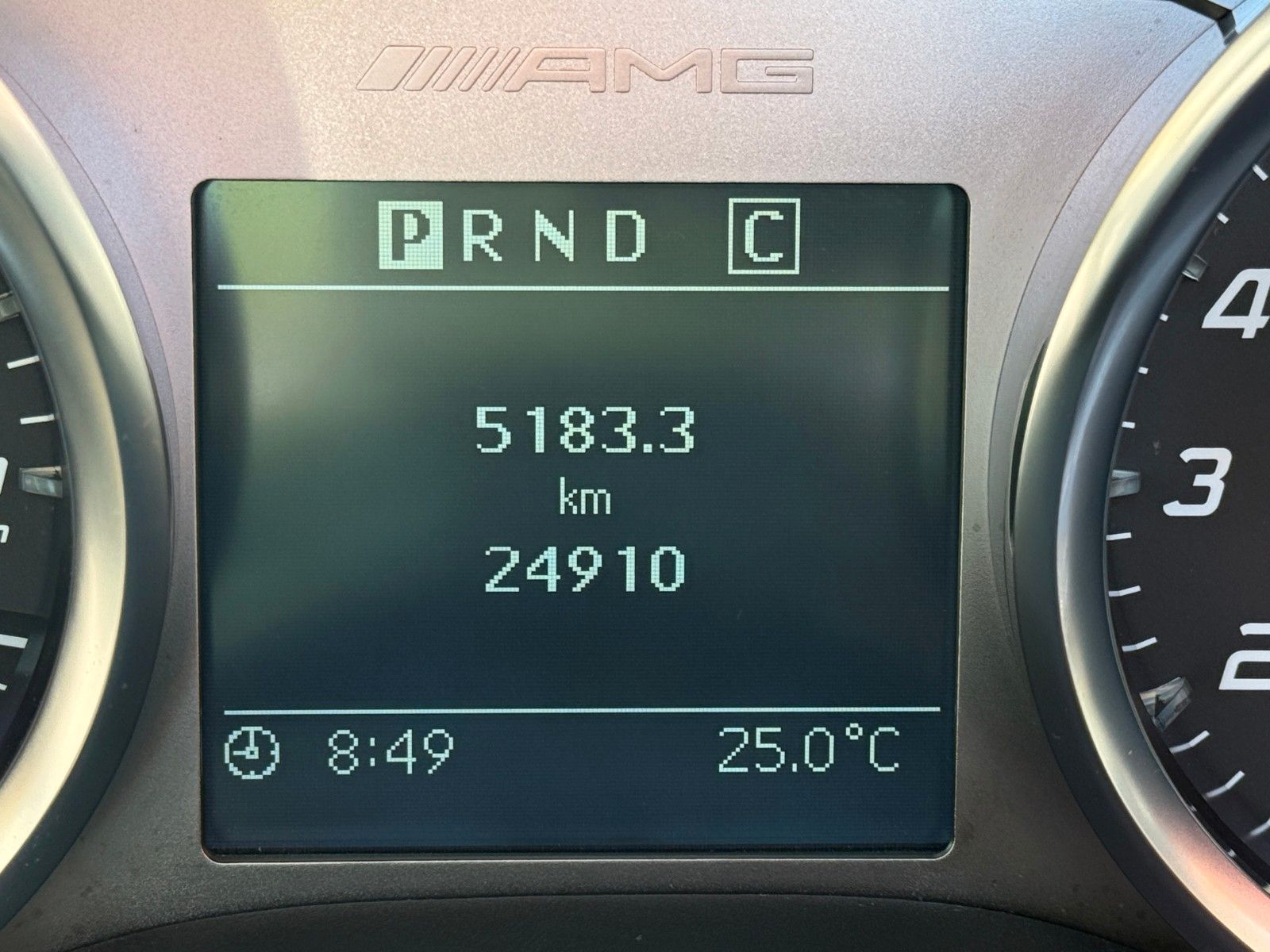 Fahrzeugabbildung Mercedes-Benz SLS AMG 6.2 V8 Roadster GT