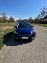 Ford Focus Titanium Turnier/Kombi, AHK, Tüv 04/27  - Ford Focus: 04
