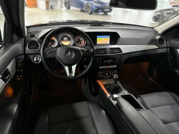 Fahrzeugabbildung Mercedes-Benz C 180 Avantgarde BlueEfficiency Navi Sitzhz PDC