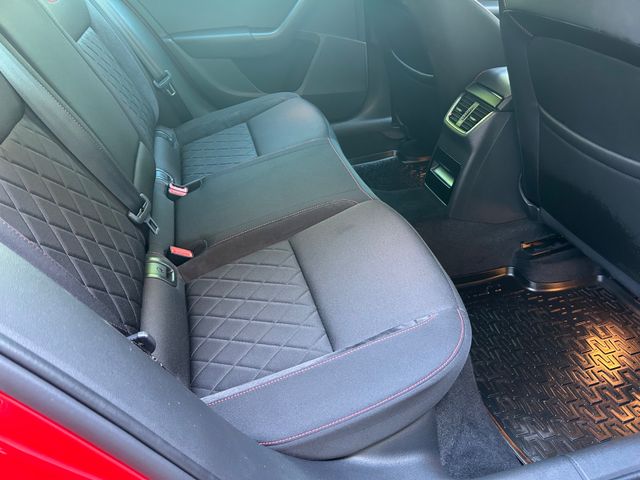 Fahrzeugabbildung Skoda Octavia Combi RS 245+CarPlay+LED+Dig.Cockpit+AHK