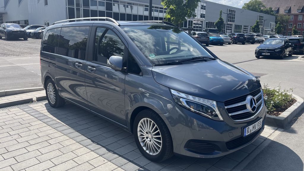 Image of Mercedes-Benz V 220