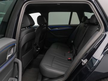 Fahrzeugabbildung BMW 520d M Sport Kamera DAB HiFi M Sportfahrwerk LED
