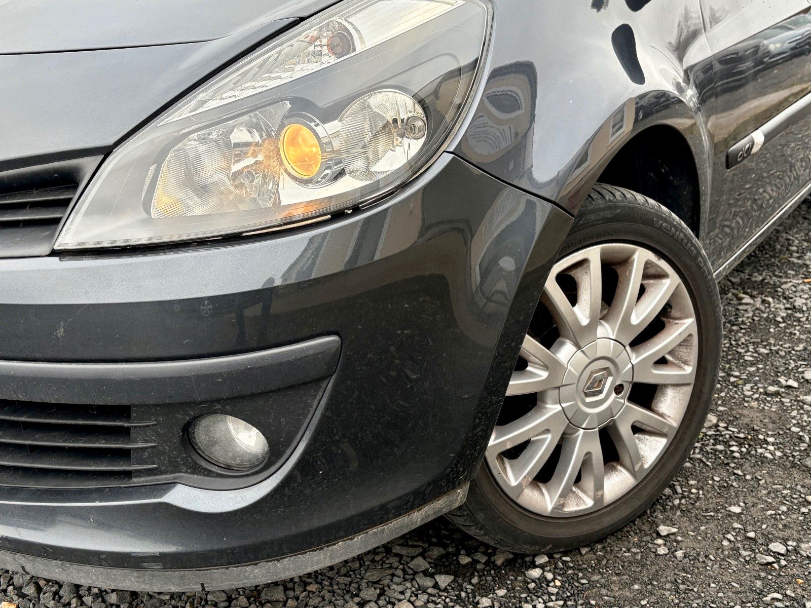 Fahrzeugabbildung Renault Clio III Exception 1.5 dCi Klima Leder TÜV 08/26