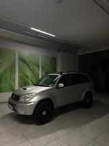 Toyota RAV 4 2.0-l-D-4D 4x4 Executive Executive - gebrauchte Toyota RAV 4 aus dem Jahr 2004