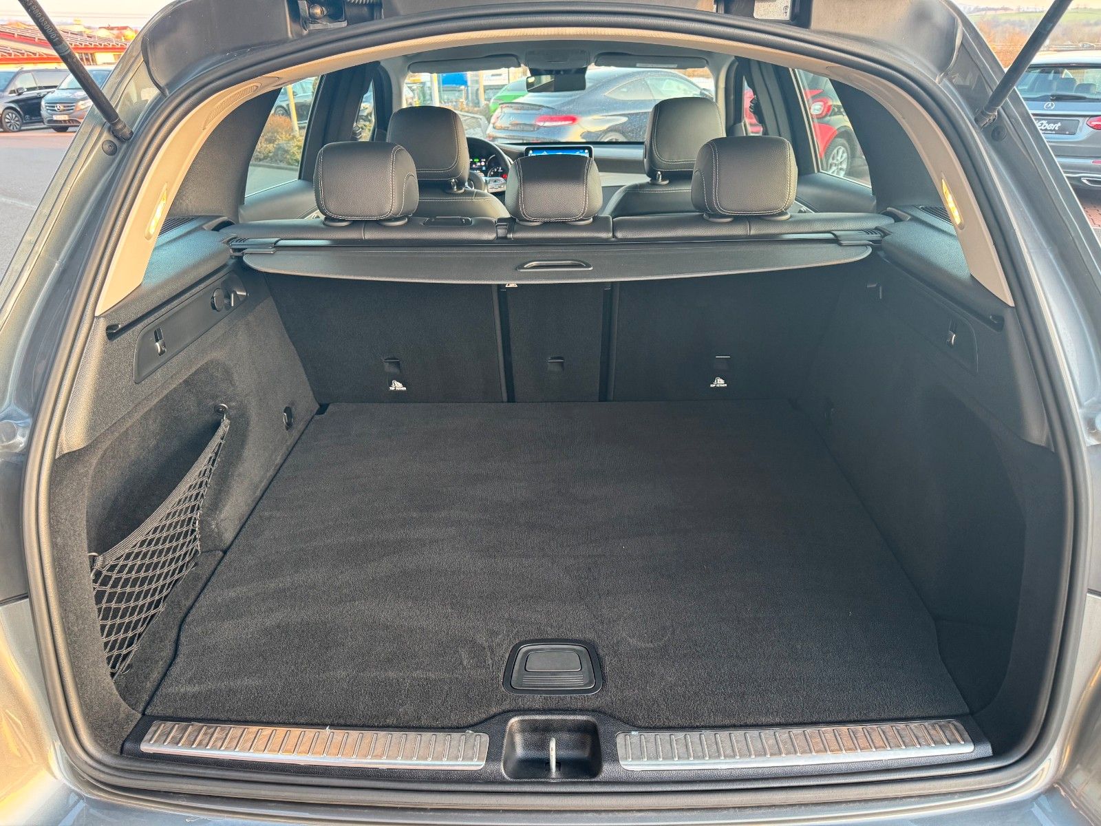 Fahrzeugabbildung Mercedes-Benz GLC 300 4M AMG Distr+360°+Memory+Ambiente+Carpla