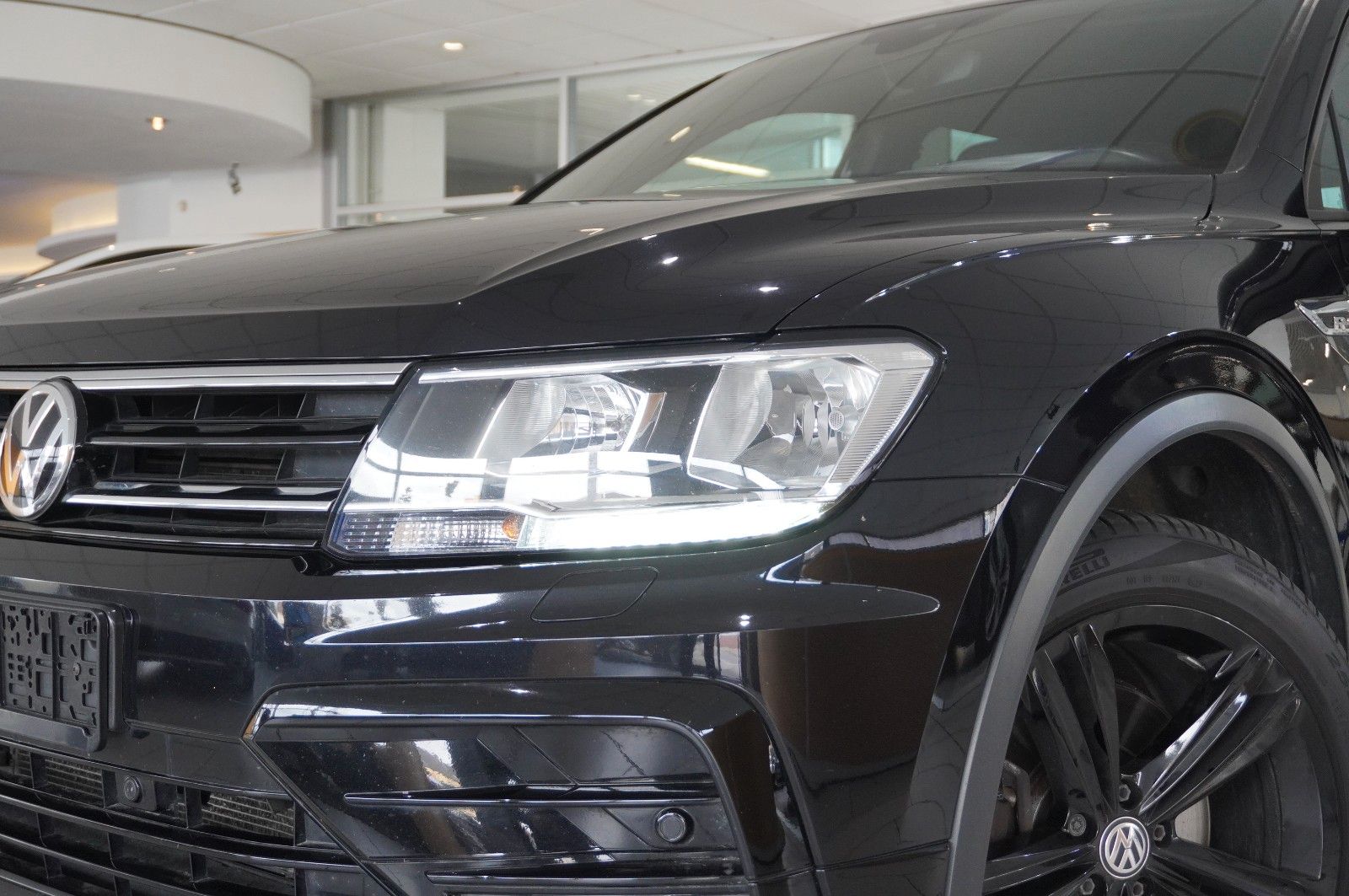 Fahrzeugabbildung Volkswagen Tiguan Allspace 2.0D R-LINE 4M NAVI/SH/SPORT/AHK