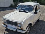 Renault R 4 - Clan - Renault R 4 mit Benzin-Antrieb