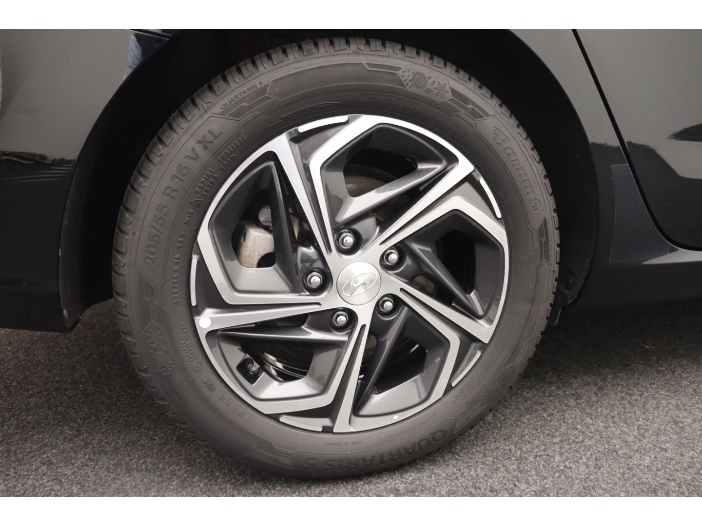 Fahrzeugabbildung Hyundai i30 1.6 Pure Kamera LED Tempomat 2-Zonen Klima