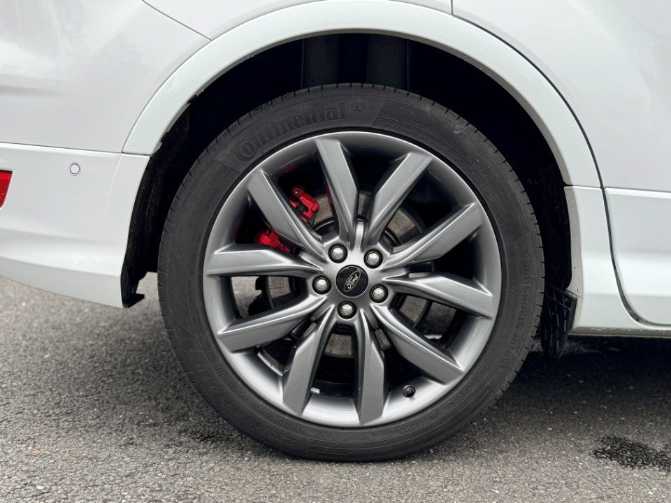 Fahrzeugabbildung Ford Kuga 2.0 ST-Line Pano Navi Teilleder 4x4