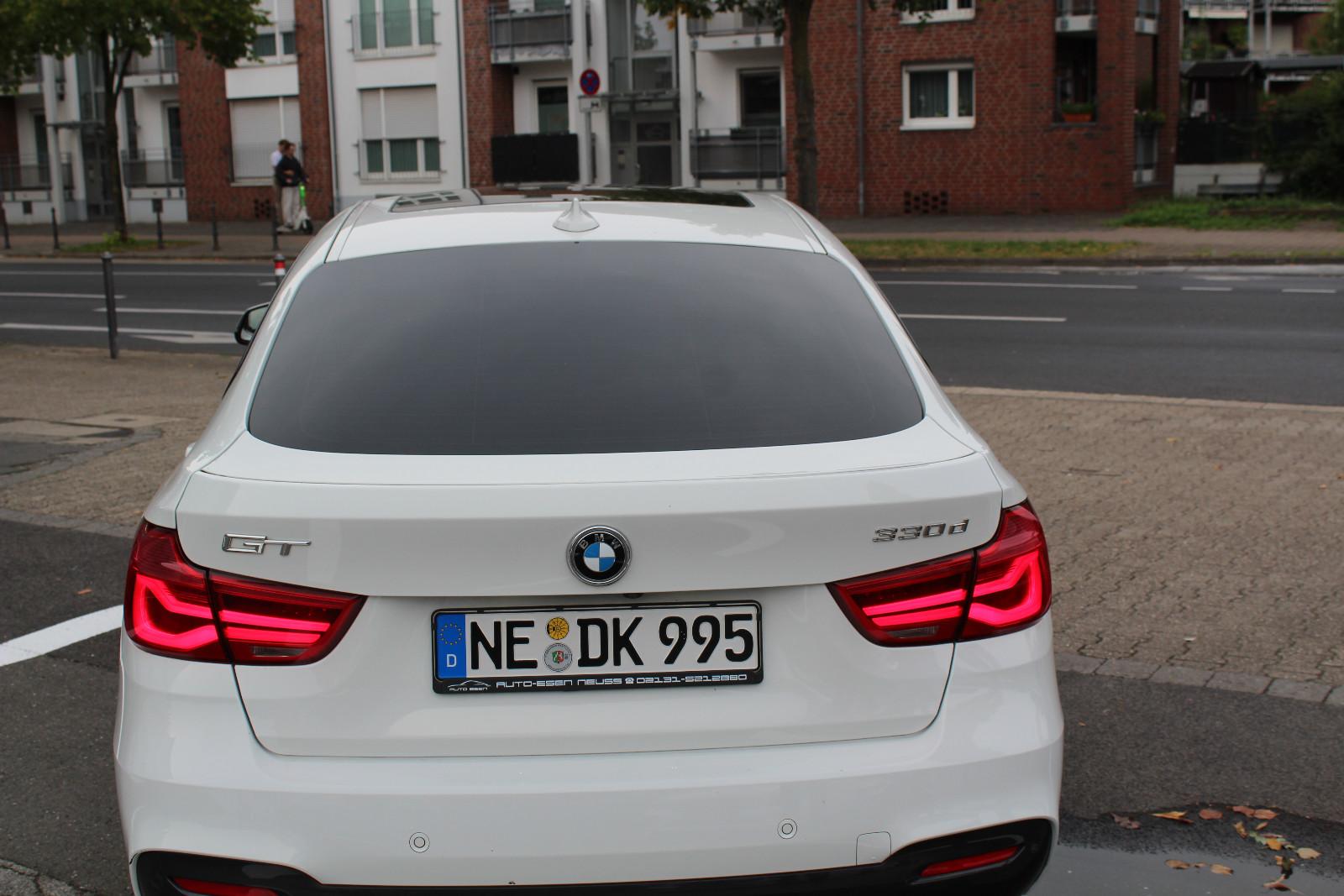 BMW 330d M-SPORTPAKET GT+PANO+KAMERA+HUD+LEDER+H&K