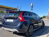 Volvo V60 2.4 D5 Summum AWD/VOLL/Totw/4xSHZ/ACC/S-Heft - Volvo V60: Allradantrieb