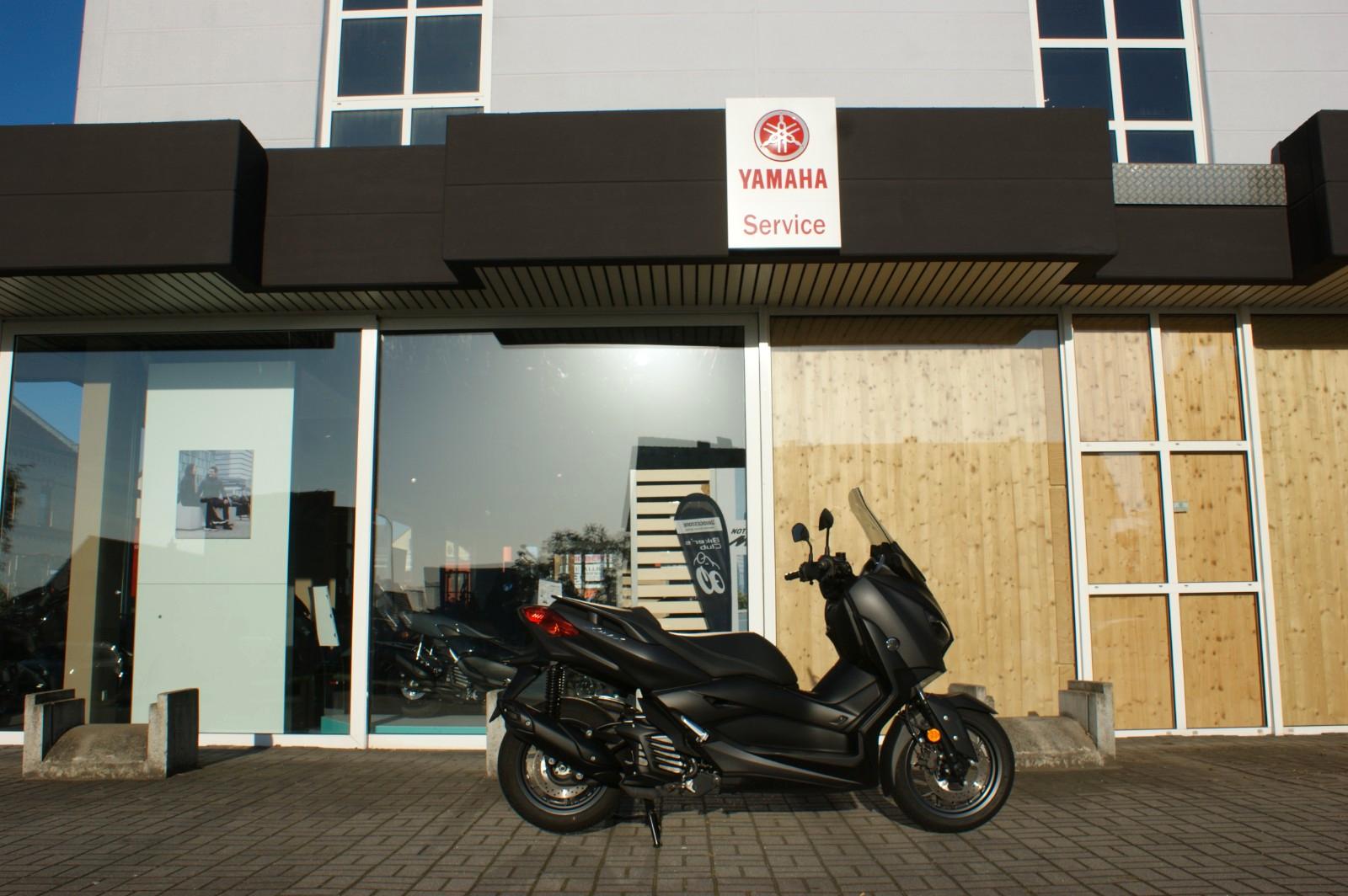 Yamaha X-Max 125