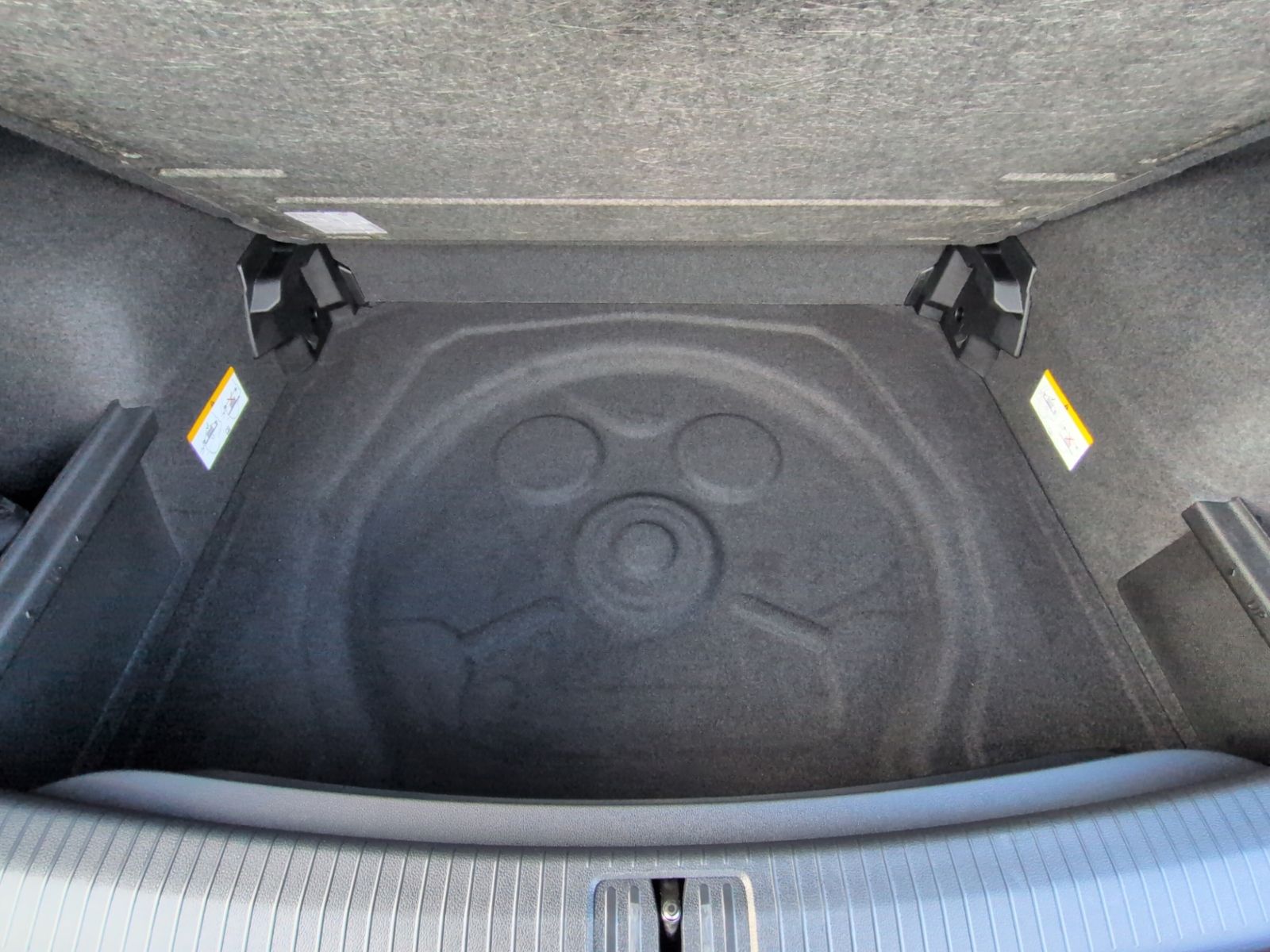 Tiguan 1.5 TSI DSG R Line KAMERA+MATRIX+NAVI