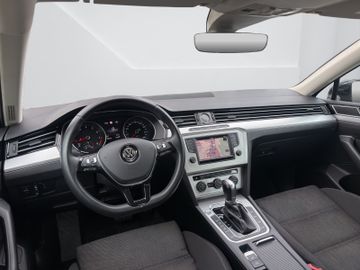 Volkswagen Passat - 10