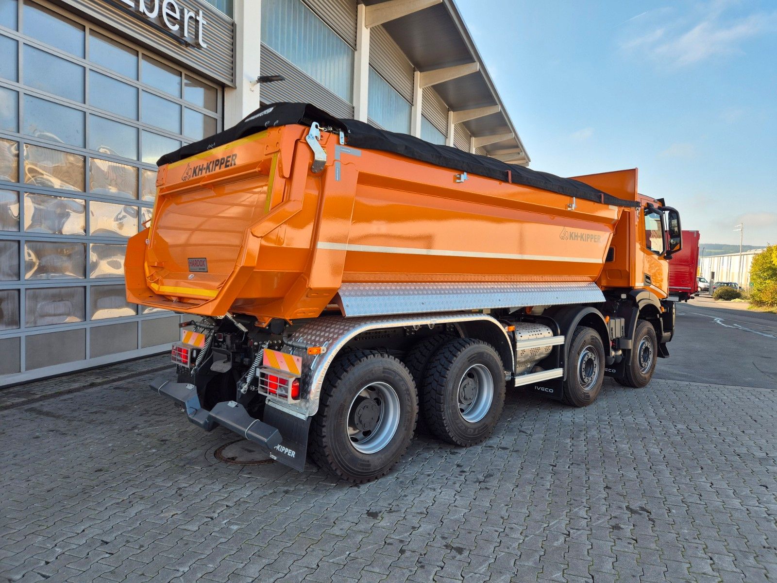 Fahrzeugabbildung Iveco AD360X54Z HR OFF 8x4 Intarder AHK