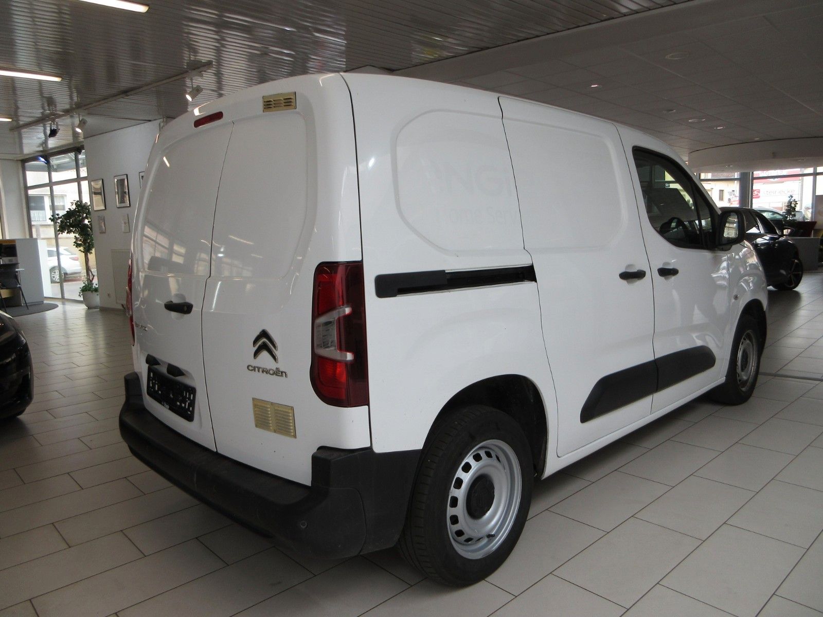 Fahrzeugabbildung Citroën Berlingo Kasten Club M/L1  AC/PDC