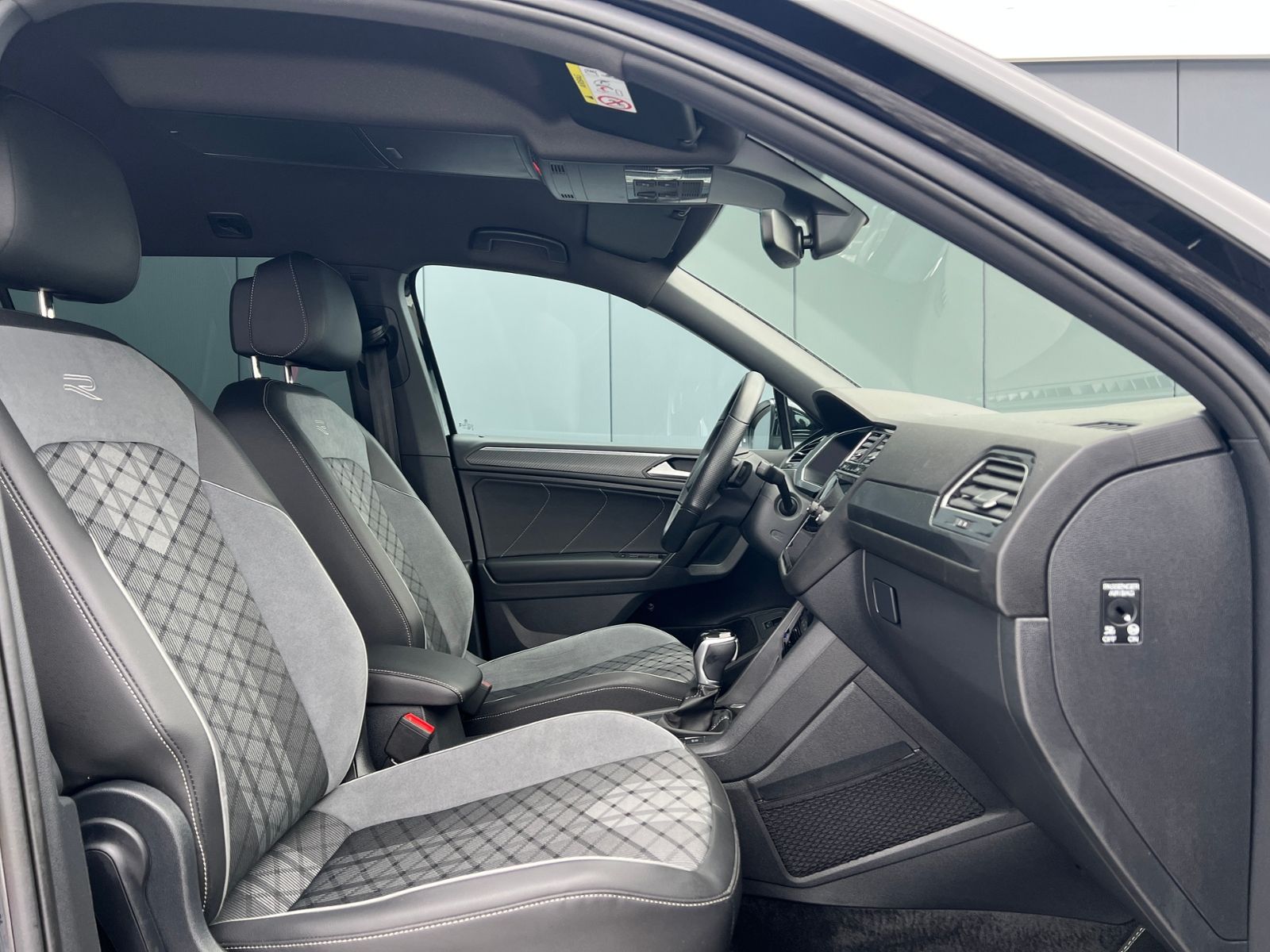 Fahrzeugabbildung Volkswagen Tiguan Allspace R-Line 2.0 TDI DSG 4MOTION *AHK,