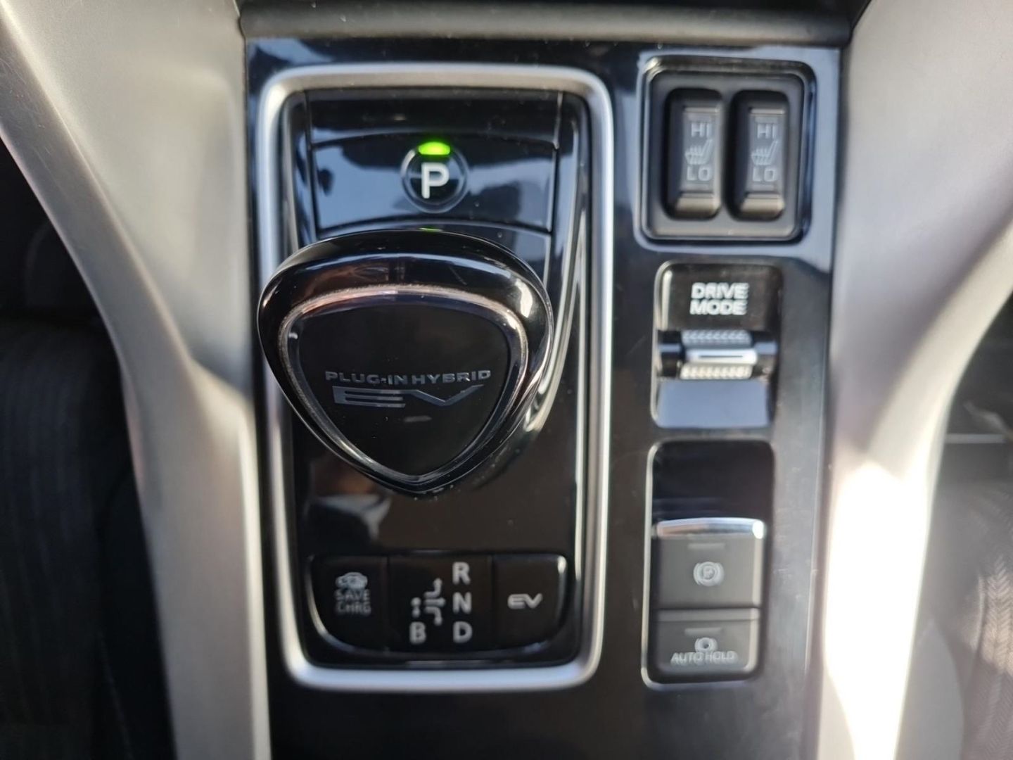 Fahrzeugabbildung Mitsubishi Eclipse Cross Basis 2.4 PHEV 4WD ALLWETTER+KAMER