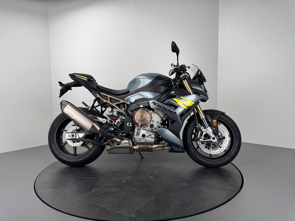 Fahrzeugabbildung BMW S1000 R *VOLLAUSSTATTUNG *SCHMIEDERÄDER