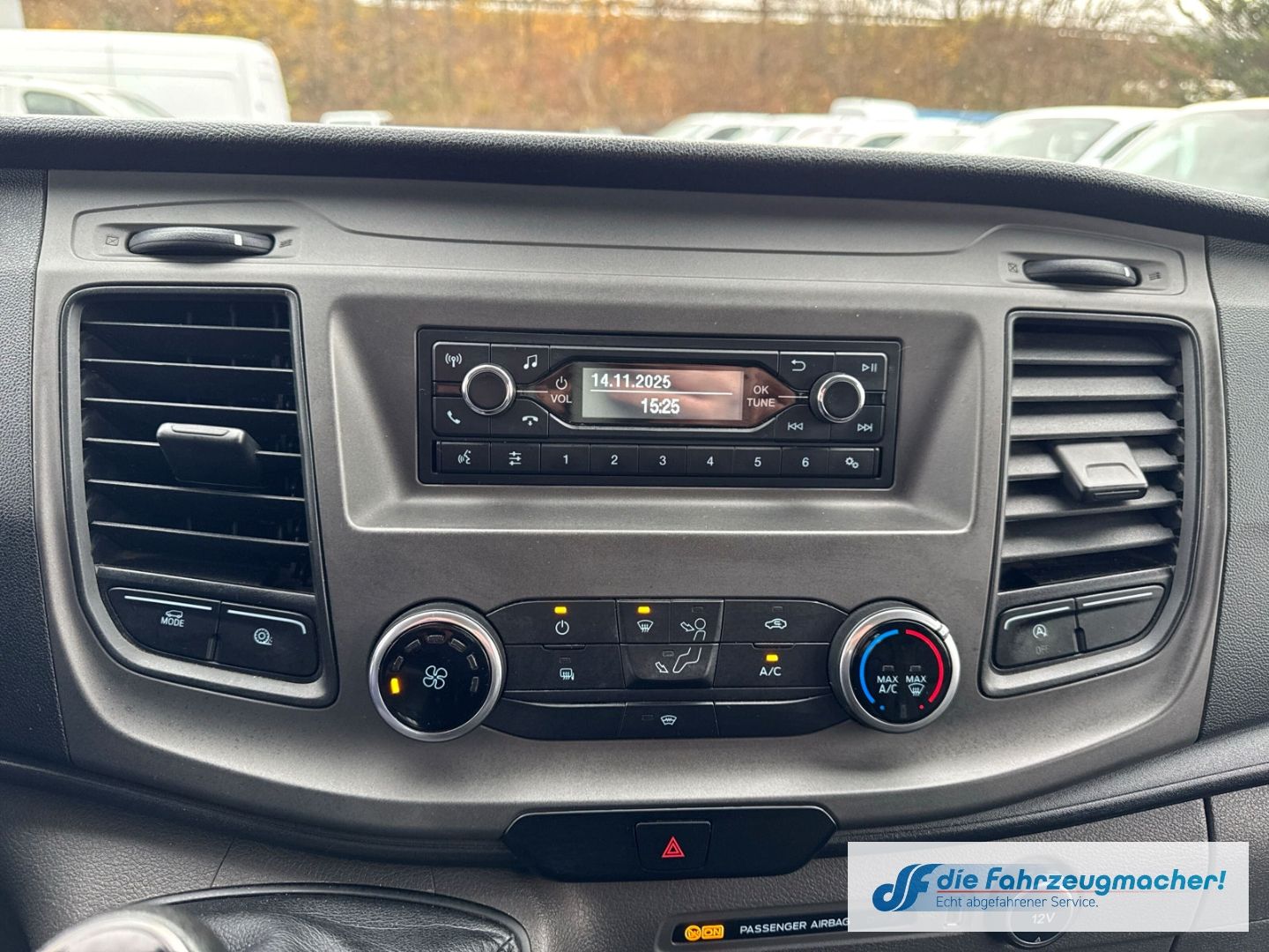 Fahrzeugabbildung Ford Transit Pritsche 350 L2 Doppelkabine  2.0 TDCi D