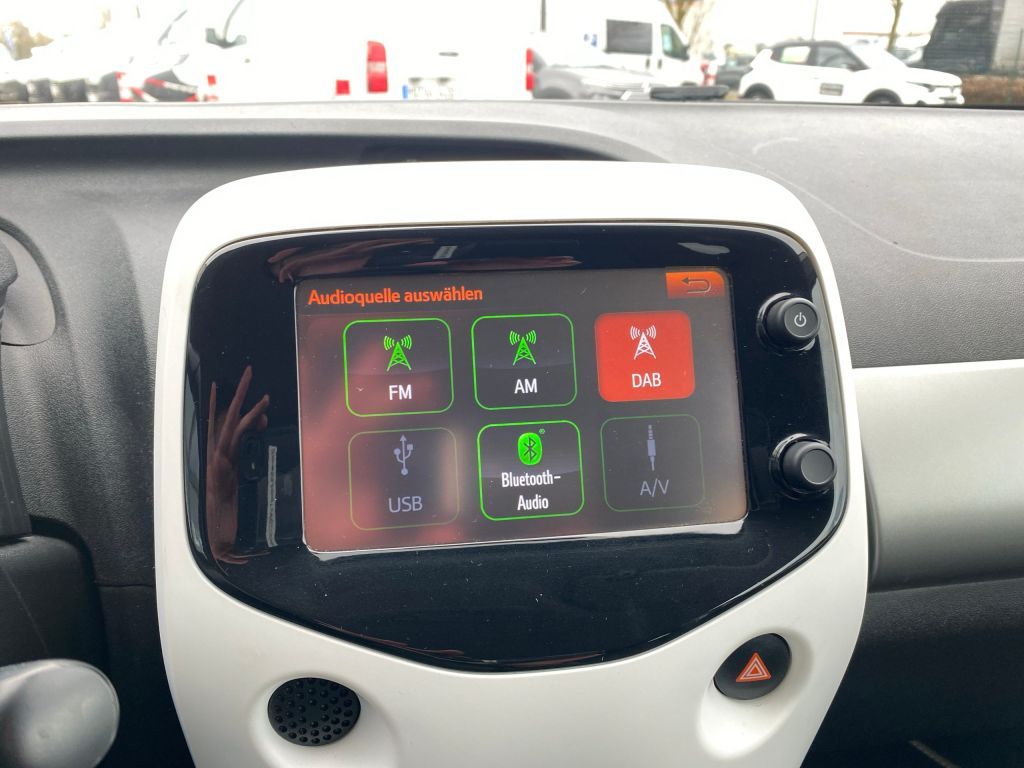 Fahrzeugabbildung Citroën C1 VTi 68 Shine Edition *Klima*Mirrorsceen*Cam*