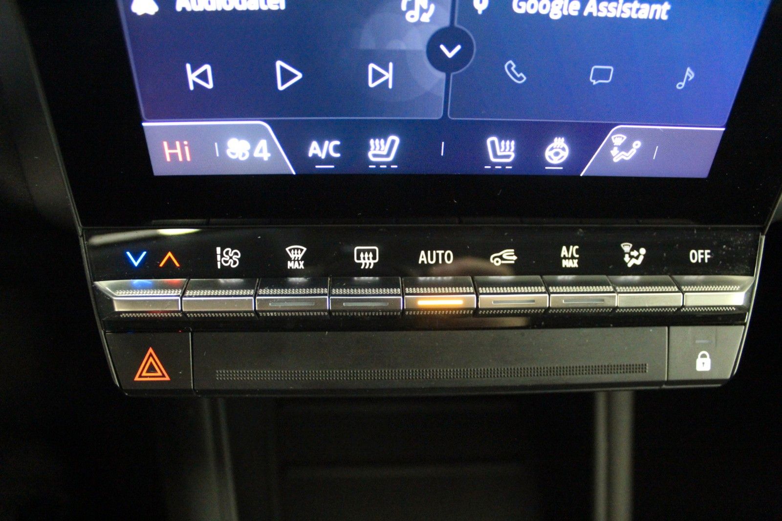 Fahrzeugabbildung Renault Captur Mild Hybrid 160 EDC Techno *Ganzjahresrei