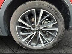 Toyota C-HR 2.0 Plug-in Hybrid Lounge FWD (EURO 6e)