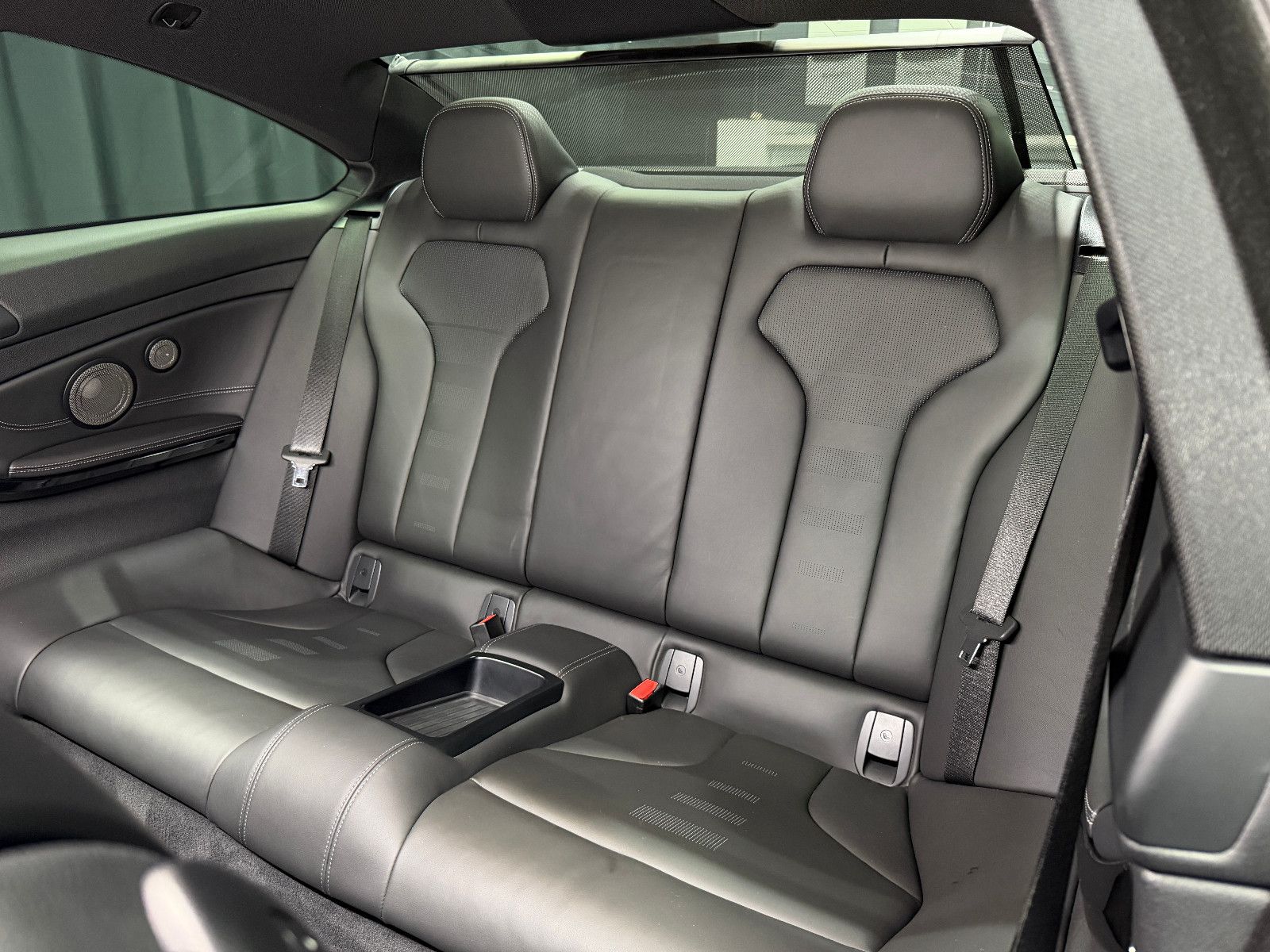 Fahrzeugabbildung BMW M4 Coupe |LCI|INDIVIDUAL|AULITZKY|KW|H/K|