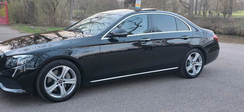 Image of Mercedes-Benz E 350