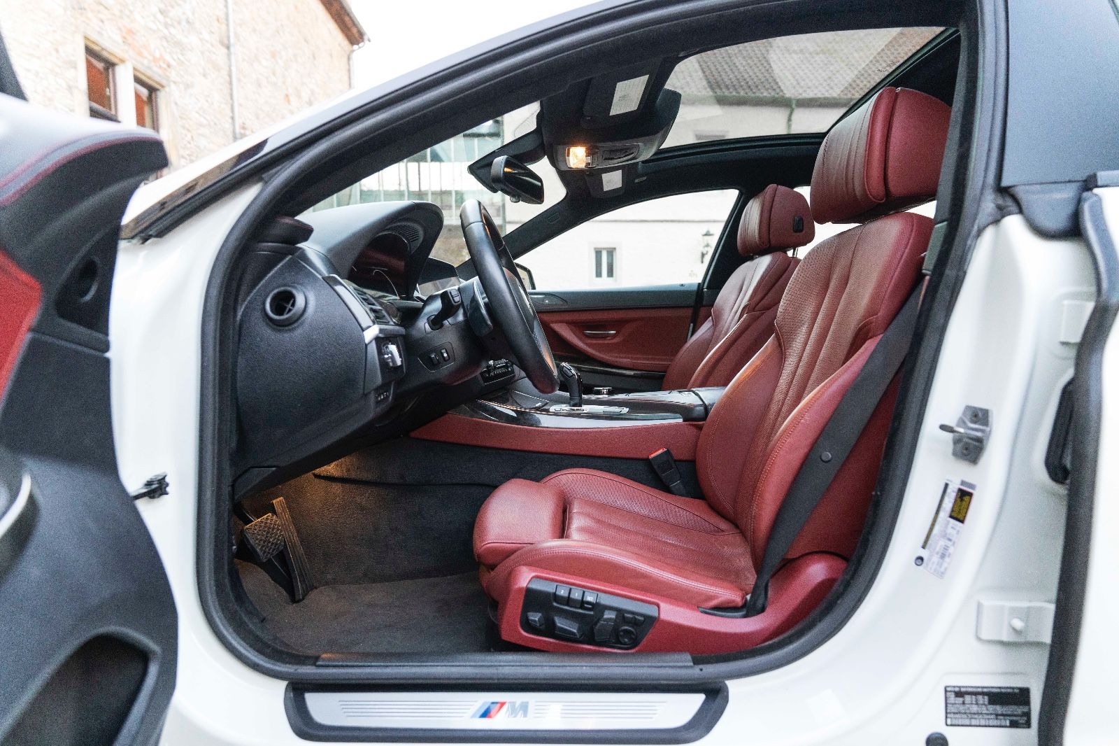 Fahrzeugabbildung BMW 640i GC M-SPORTPAKET HUD H&K LED KAM ALC TOTW