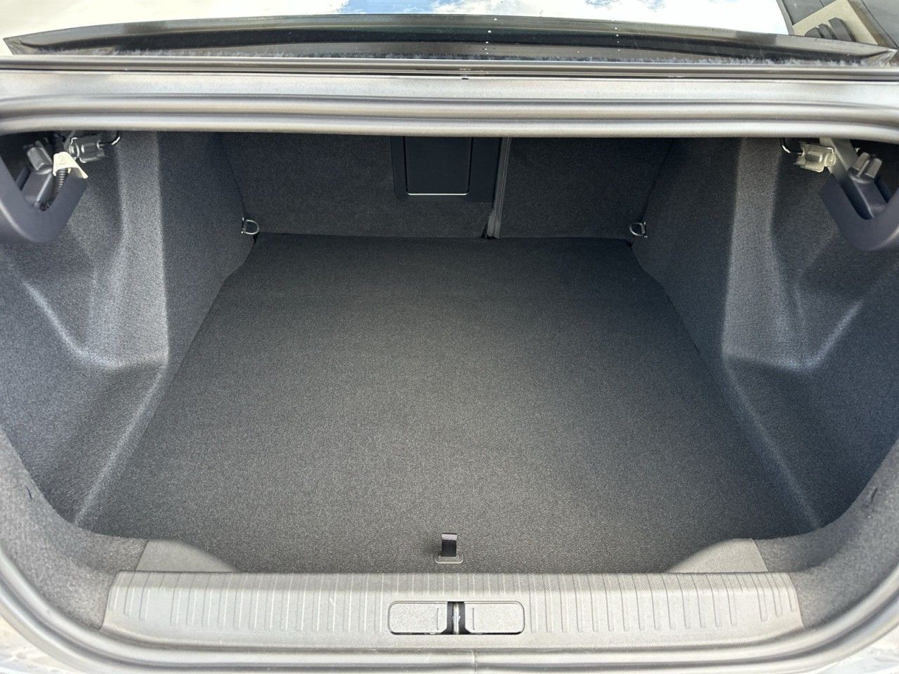 Fahrzeugabbildung Citroën C4 X Hybrid MAX - mit KI generiert/bearbeitet