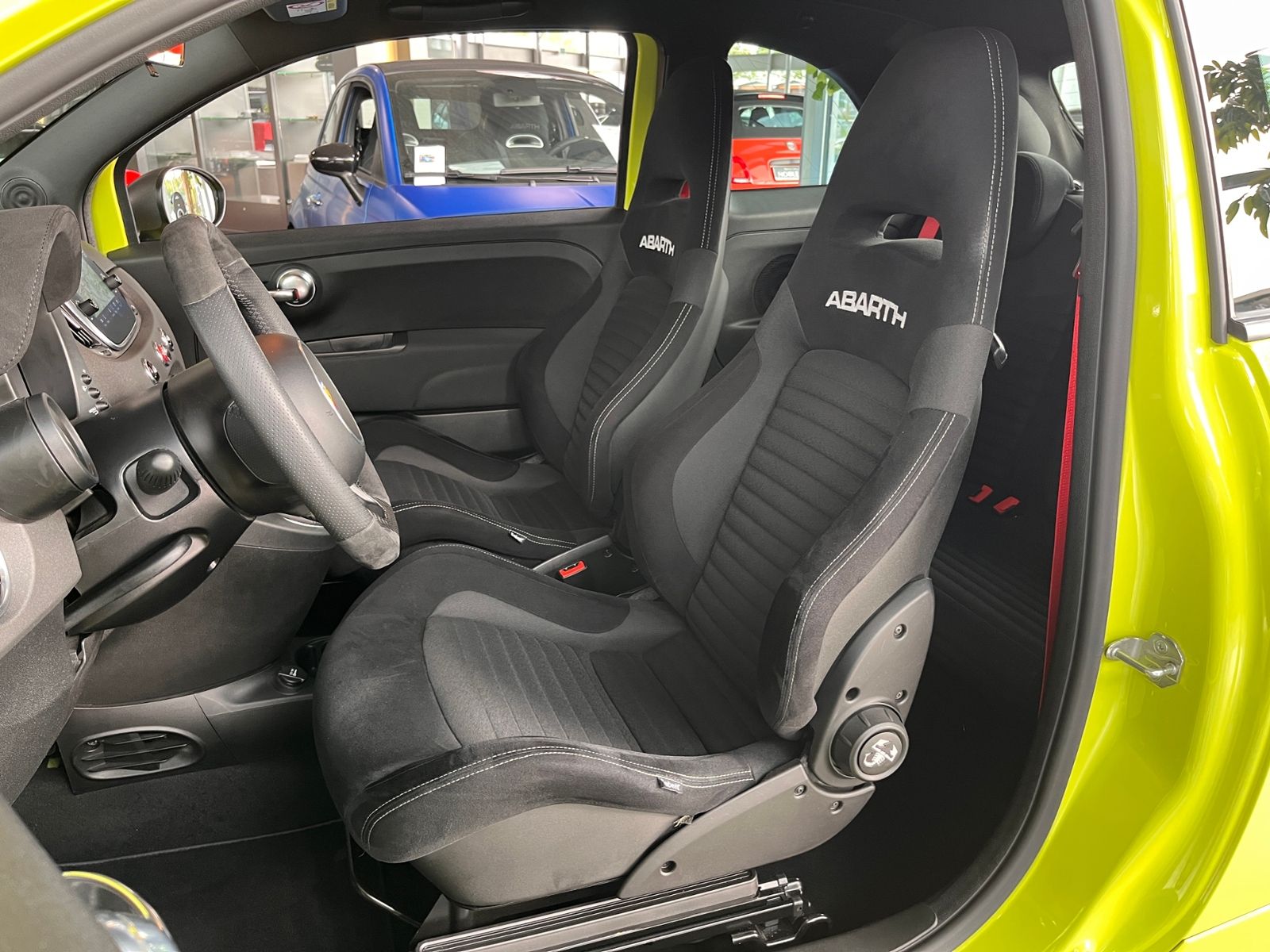 Fahrzeugabbildung Abarth 595 Competizione NAVI Xenon ALU