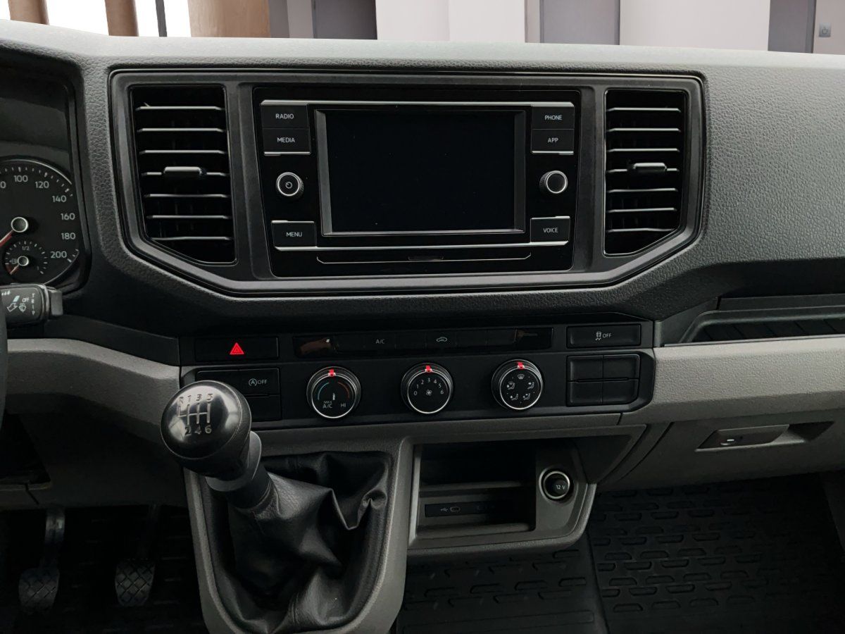 Fahrzeugabbildung Volkswagen Crafter 35 Pritsche DOKA LR 2.0 TDI AHK GJR