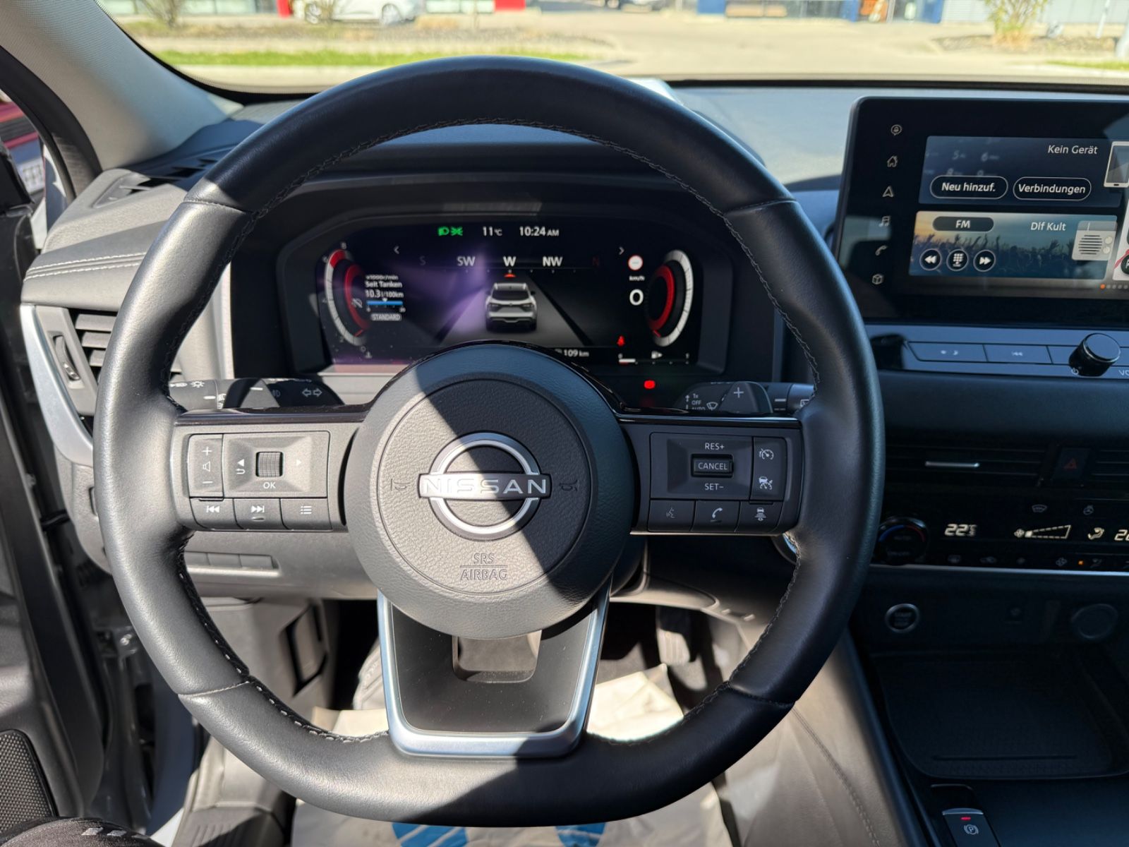 Fahrzeugabbildung Nissan Qashqai N-Connecta 360° Kamera, Navi, Winterpa.