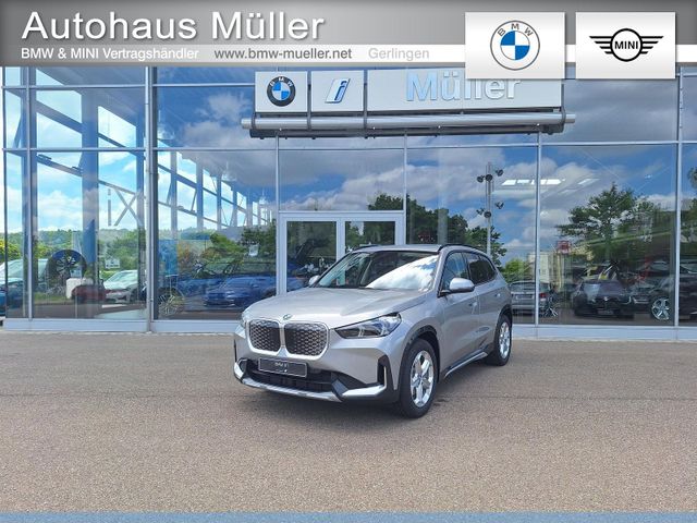 BMW iX1 eDrive20 AHK Adaptiv LED Pano Totwinkel 18"