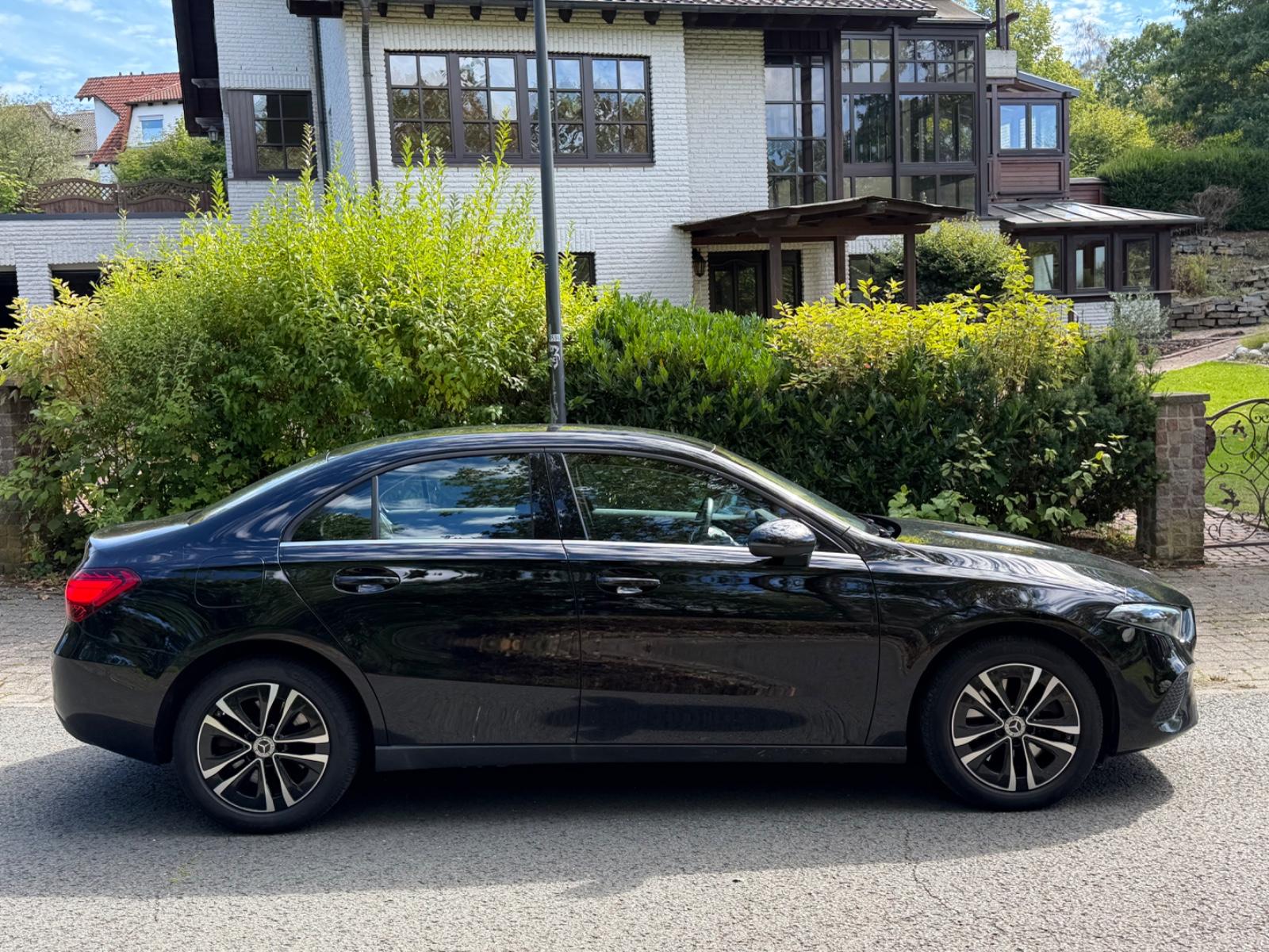 Mercedes-Benz A 250e Limousine Facelift Widescreen LED Kamera