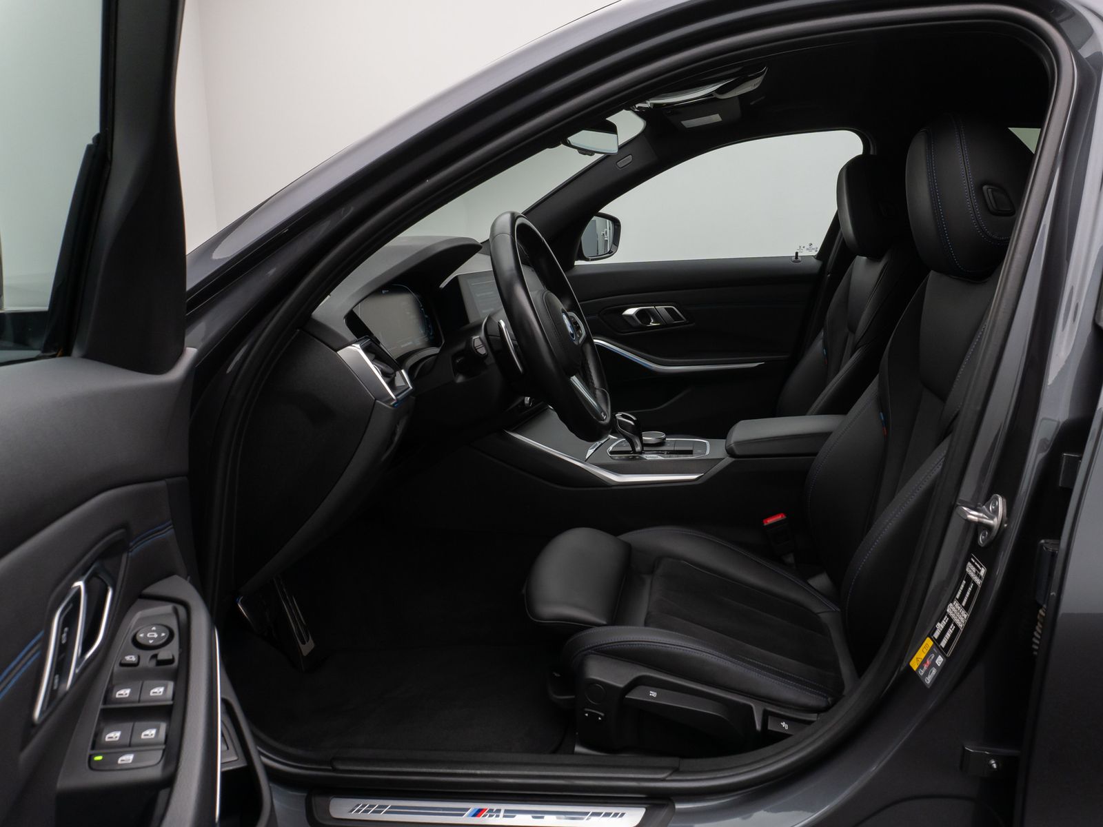 Fahrzeugabbildung BMW 330e M Sport Laser 360°HUD DAB Stop&Go Komfort