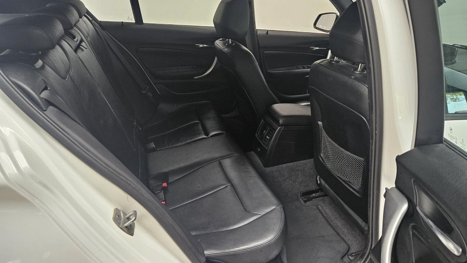 BMW 120i Vollleder Navi Tempomat Sitzheizung PDC LED