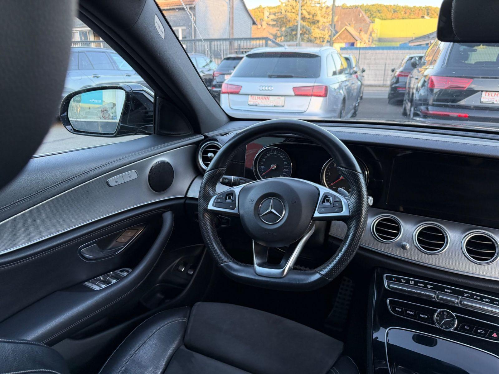 Mercedes-Benz E 220 E T-Modell E 220 d/LED/AHK/AMBIENTE/